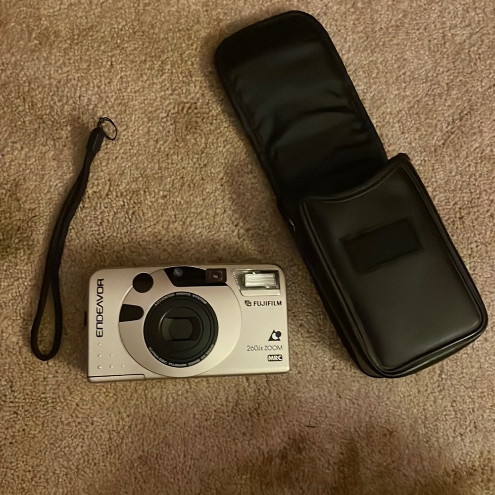 Fujifilm Endeavor 260ix Zoom- READ DESCRIPTION- SOLD AS IS